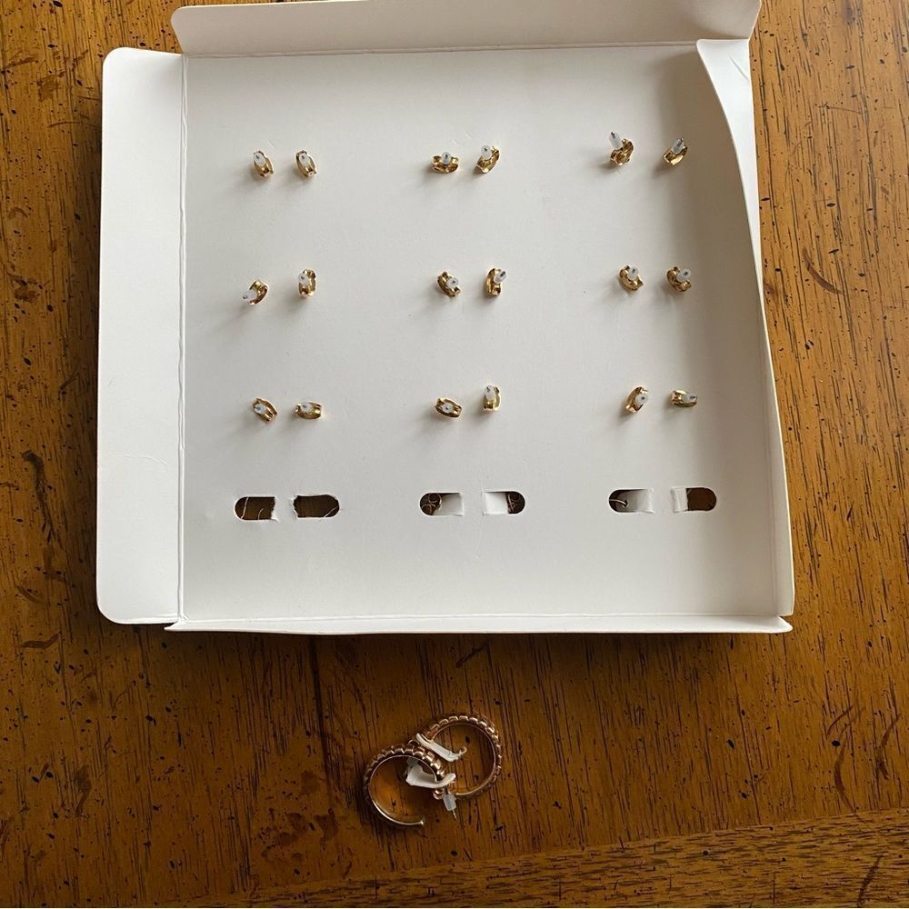 Earrings 12 Days of Bling Gold Studs Hoops Gift Set Casual Neutral Holiday - Picture 4 of 6